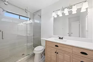 6301 Meadowglen Dr, Arlington, TX 76018 - Photo 16