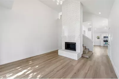 6301 Meadow Glen Drive, Arlington, TX 76018 - Photo 2