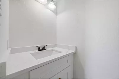 6301 Meadow Glen Drive, Arlington, TX 76018 - Photo 10