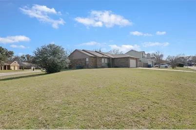 3521 Glenview Drive, Corinth, TX 76210 - Photo 2