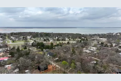 203 Preston Shores Drive, Pottsboro, TX 75076 - Photo 2