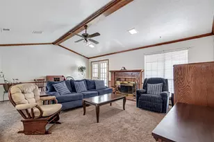 1003 Hyde Park Blvd, Cleburne, TX 76033 - Photo 4