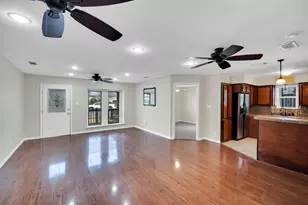 205 W Latimer St, Ennis, TX 75119 - Photo 8