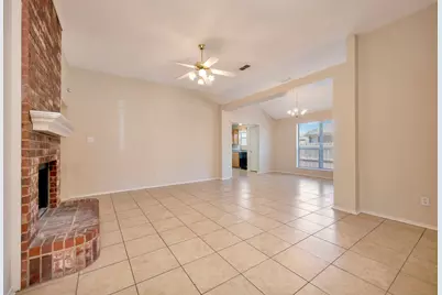 117 Goldeneye Lane, Fort Worth, TX 76120 - Photo 2