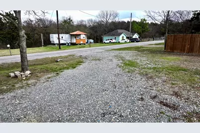 197 Quail Creek Circle, Pottsboro, TX 75076 - Photo 4