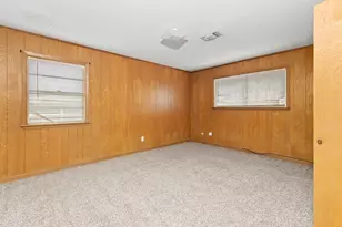 706 S Manson St, Wolfe City, TX 75496 - Photo 22