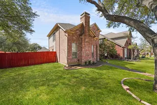 300 Cosbie Dr, Irving, TX 75063 - Photo 2