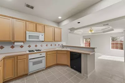 300 Cosbie Drive, Irving, TX 75063 - Photo 16