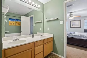 211 Jacinth Ln, Granbury, TX 76049 - Photo 22