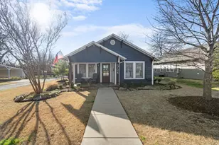 704 Barnes St, McKinney, TX 75069 - Photo 2