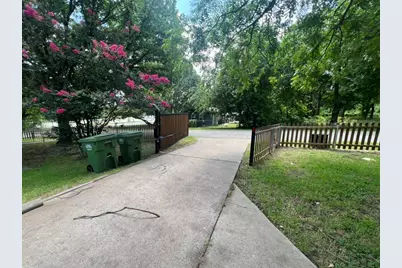 2708 Cedarhill Street, Granbury, TX 76048 - Photo 8
