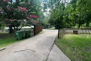 2708 Cedarhill St, Granbury, TX 76048 - Photo 8