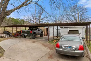 2708 Cedarhill St, Granbury, TX 76048 - Photo 10