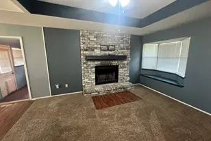 2708 Cedarhill St, Granbury, TX 76048 - Photo 4