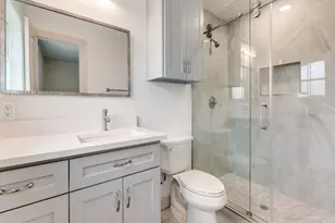 8815 Graywood Dr, Dallas, TX 75243 - Photo 10