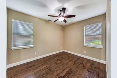 8911 Angleton Place, Dallas, TX 75243 - Photo 10