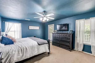 9812 Marthas Vineyard Cir, Providence Village, TX 76227 - Photo 6