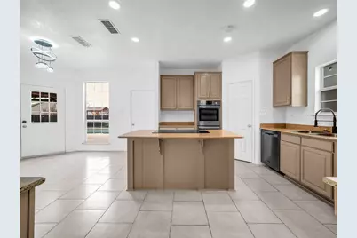 2913 Spartacus Drive, Grand Prairie, TX 75052 - Photo 12