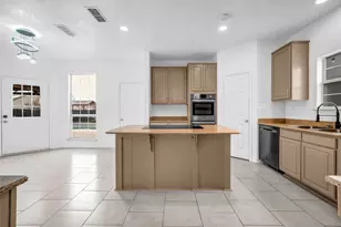 2913 Spartacus Dr, Grand Prairie, TX 75052 - Photo 12