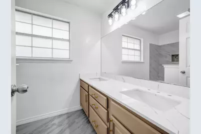 2913 Spartacus Drive, Grand Prairie, TX 75052 - Photo 32