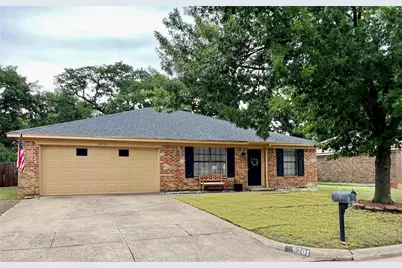 6201 Big Springs Drive, Arlington, TX 76001 - Photo 2