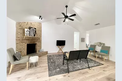 6201 Big Springs Drive, Arlington, TX 76001 - Photo 6