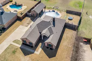 160 Berkshire Ln, Waxahachie, TX 75165 - Photo 2