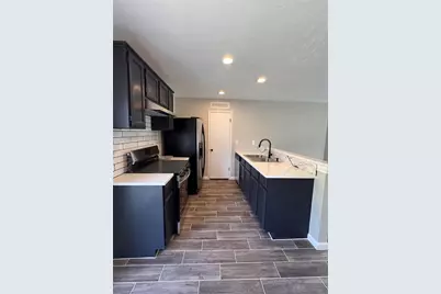 7005 Greenview Circle N, Fort Worth, TX 76120 - Photo 6