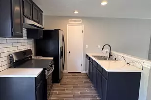 7005 Greenview Cir N, Fort Worth, TX 76120 - Photo 6