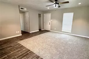 7005 Greenview Cir N, Fort Worth, TX 76120 - Photo 8