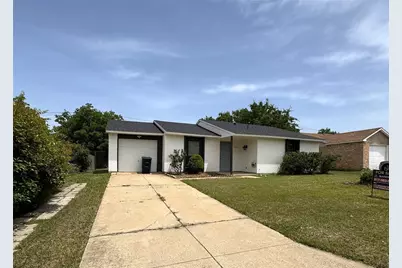 7005 Greenview Circle N, Fort Worth, TX 76120 - Photo 2