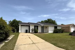 7005 Greenview Cir N, Fort Worth, TX 76120 - Photo 2