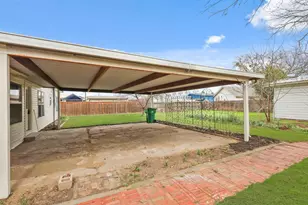 2340 Harris Ln, Haltom City, TX 76117 - Photo 6