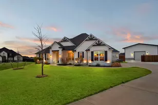 341 Hero Ct, Waxahachie, TX 75167 - Photo 2