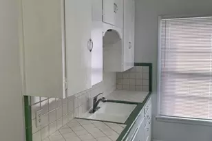 2702 Wayside Ave, Fort Worth, TX 76110 - Photo 12