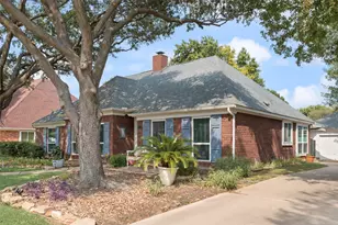 2140 Strathmore Dr, Highland Village, TX 75077 - Photo 6