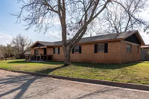 801 Westridge Cir, Breckenridge, TX 76424 - Photo 4