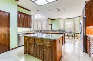 1119 Creekwood Dr, Garland, TX 75044 - Photo 8