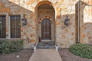 2717 S Shady Ln, Arlington, TX 76001 - Photo 4