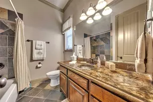 2717 S Shady Ln, Arlington, TX 76001 - Photo 18