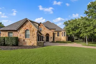2717 S Shady Ln, Arlington, TX 76001 - Photo 2