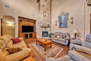 2717 S Shady Ln, Arlington, TX 76001 - Photo 8