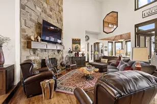 220 Oak Hills Dr, Pottsboro, TX 75076 - Photo 4