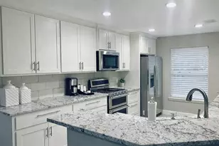 12106 Ridgefair Pl, Farmers Branch, TX 75234 - Photo 2