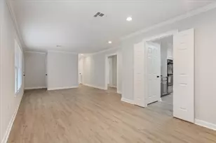 2416 Lake Air Dr, Waco, TX 76710 - Photo 6