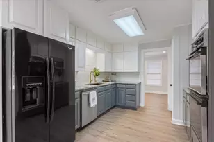 2416 Lake Air Dr, Waco, TX 76710 - Photo 10