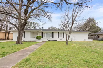 2416 Lake Air Drive, Waco, TX 76710 - Photo 2