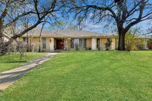 1200 E Franklin St, Hillsboro, TX 76645 - Photo 1