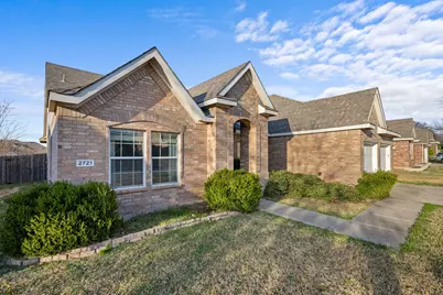 2721 Clubhouse Drive, Denton, TX 76210 - Photo 4