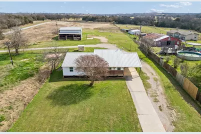 1087 County Road 2395, Alvord, TX 76225 - Photo 4